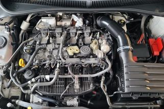 Měly být symbolem pokroku, místo toho děsí bazary. Čtyři malé motory, kterým je lepší se vyhnout